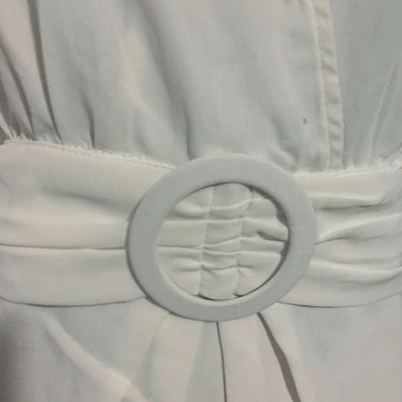 ❌DONATED❌White High Neck Belted Waist Detailed Top - Picture 6 of 9